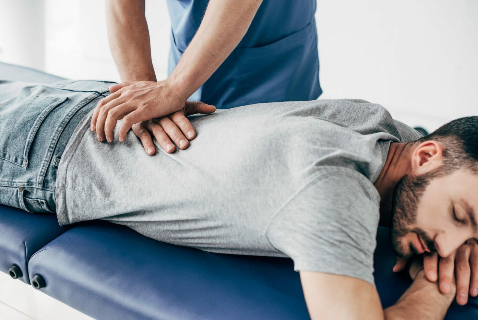 Chiropracteur : salaire, formation, rôle et compétence...